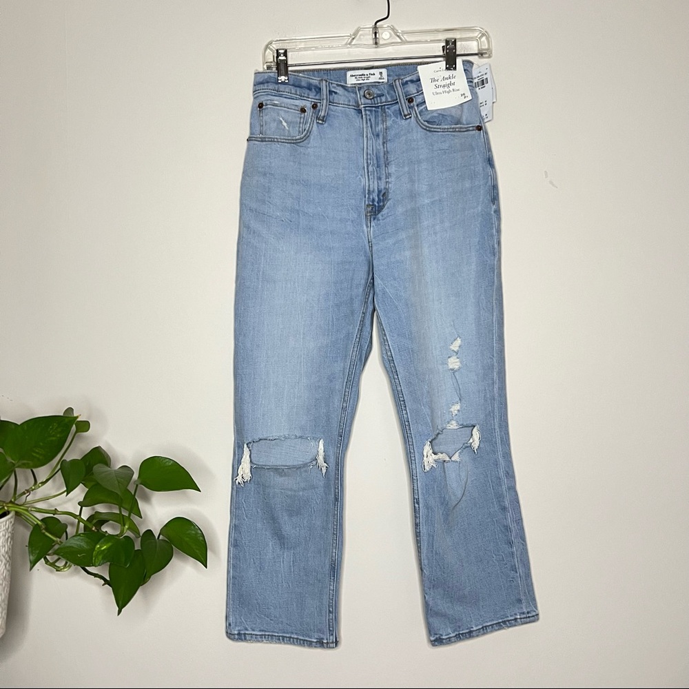 NWT Abercrombie & Fitch Ankle Straight Ultra High Rise Size 2S